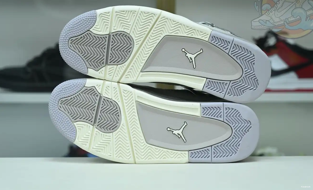 Jordan lron Jordan Air 4